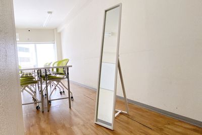 姿見鏡 - Colormell（カラメル）恵比寿東口1号店 会議・デスクワーク専用🉐プランの設備の写真