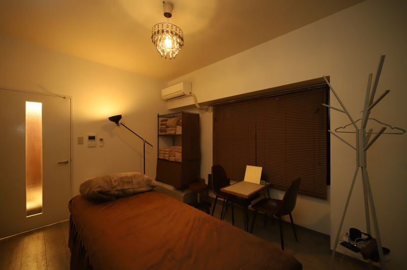 🚩大型サイズの低反発施術ベッドがあるサロンです - あくびのすき間　心斎橋店