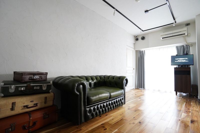 自然光◎本物のアンティークに囲まれた国内随一の書斎スタジオ - アンティーク撮影スタジオunikk【田町STUDIO】