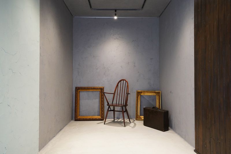 自然光◎本物のアンティークに囲まれた国内随一の書斎スタジオ - アンティーク撮影スタジオunikk【田町STUDIO】