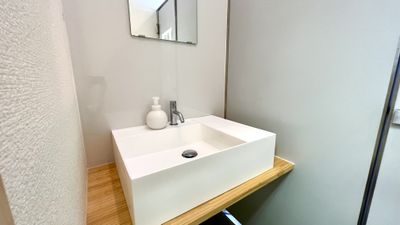 洗面台 - 難波・桜川・心斎橋NADIAレンタルスペース ボードゲーム完備/パーティー/セミナー/教室/会議/24時間利用の室内の写真