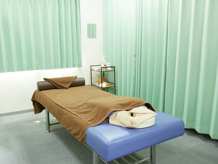 ベッド2台のレンタルサロン - シェアサロンナディ