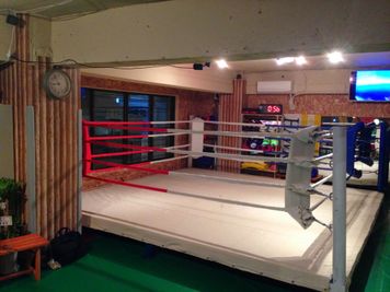 キックボクシングジム アンカレッジ 大橋駅前 多目的スペースの室内の写真