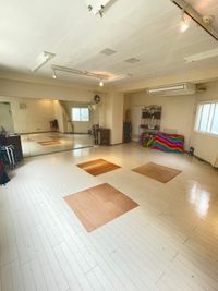 タップダンス利用時は、こちらの板の上でのご利用になります。 - StudioOnda大久保/スタジオオンダ大久保 ダンス／ヨガ／楽器練習／舞台稽古に最適なプライベートスタジオの設備の写真