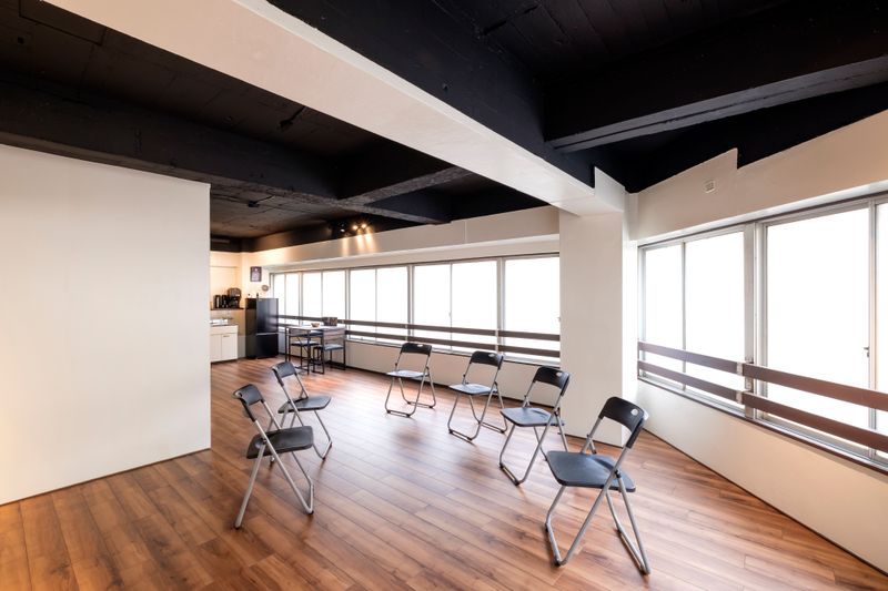 大きな鏡があるレンタルスペース - 紫水館