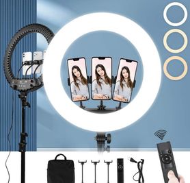 本格的なリングライト2本、三脚もあります。 - 新大阪駅2分♪MSPACE 【パラム新大阪駅前】100インチスクリーン/高性能プロジェクターの設備の写真