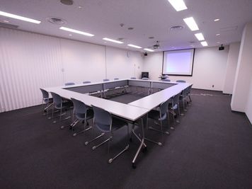 名古屋会議室 栄ガスビル店 クイーンルーム（応用形）の室内の写真