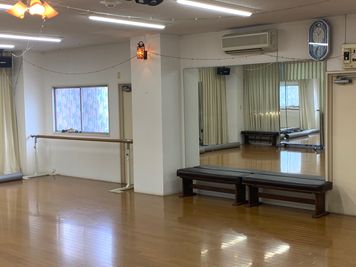 北崎水産ビルダンススタジオ レンタルダンススタジオの室内の写真