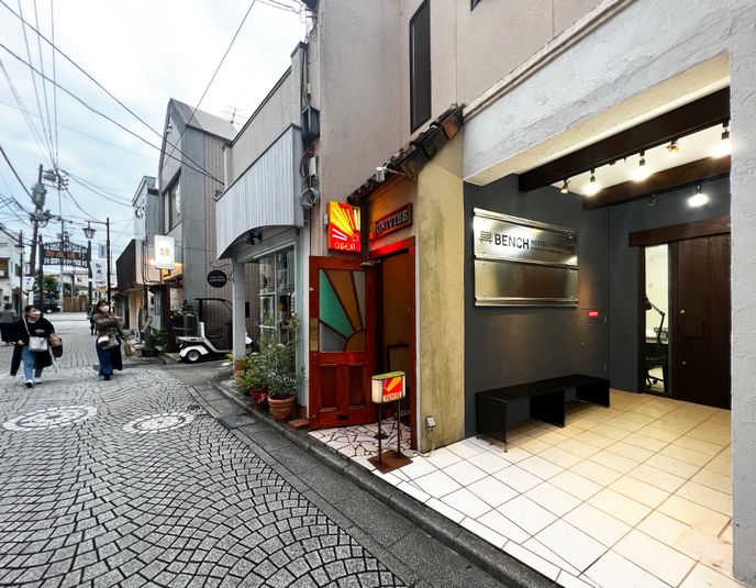 少人数でのミーティングやオンライン会議に最適 - BENCH ホステル