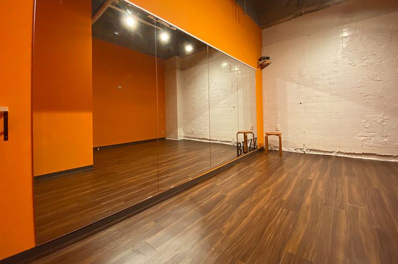 4st - 京橋 レンタルスタジオ　STUDIO BUZZ 