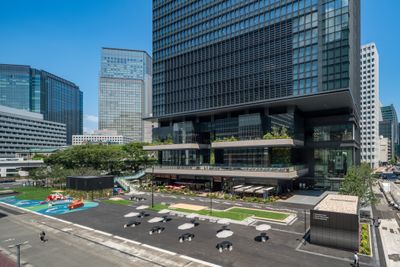 ★東京駅前に開かれた新しい街”TOKYO TORCH”の開放的広場では、食や体験型イベントなど、幅広いPRの実現が可能です。 - TOKYO TORCH 常盤橋タワー