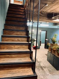 3Fへの階段 - Attic cafe(アティックカフェ) レンタルスペース3Fの入口の写真