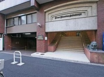 【THEATER 新宿】パーティー・撮影・レンタルサロン 東新宿駅徒歩3分のレンタルサロンの入口の写真