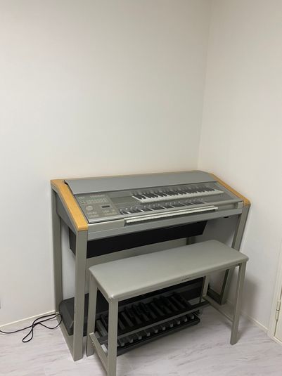 グランドピアノ・エレクトーンのあるレンタルスタジオ - ピアノスタジオ　ザルツ国領