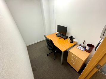 【１名用ですが約4㎡あるのでゆったりお使いいただけます】 - 【閉店】テレワークブース御徒町 ALビル 【閉店】ブース001の室内の写真