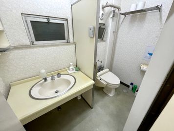 【2階女性トイレ（個室×1）】 - 【閉店】テレワークブース御徒町 ALビル 【閉店】ブース001の設備の写真