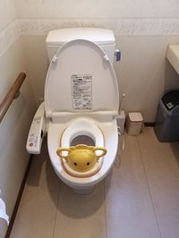 １Fトイレ　子供用いす - ペンション　アルヴィラ近江舞子 レンタルスペースの室内の写真
