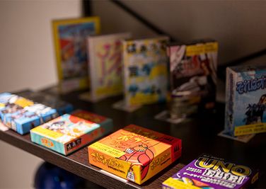 ボードゲーム(※先着順※1組2つまで、以降交換制) - Kitchen＆Dining COCOSHUKU 蔵前 キッチン・ダイニングスペースの設備の写真