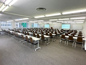【大人数での講演会や表彰式などのイベントにピッタリです】 - TIME SHARING新宿 TIME SHARING新宿7Aの室内の写真