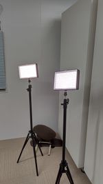 リモコン付きの照明×２ - おくがわ整体院 撮影機材レンタル、セミナーも可能なレンタルスペースの設備の写真