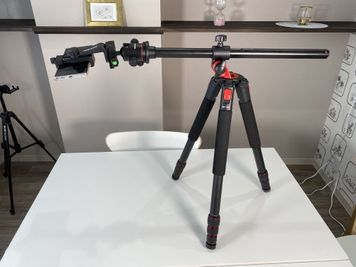 スマホ俯瞰撮影用三脚 - ブルーバード 【撮影スタジオ】ローズの設備の写真