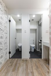 トイレ2か所 - ブルーバード 【撮影スタジオ】ローズの室内の写真
