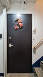 ドアはテンキーです - ブルーバード 【撮影スタジオ】ローズの入口の写真