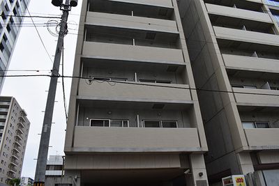 マンションの3階がレンタルサロンです。 - リラクゼーションサロン　ママリンゴ レンタルリラクゼーションサロン　施術ベッド完備の室内の写真