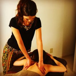 施術イメージです。 - リラクゼーションサロン　ママリンゴ レンタルリラクゼーションサロン　施術ベッド完備の室内の写真