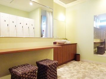 名古屋会議室 自然の薬箱千種駅前店 スタジオ の室内の写真