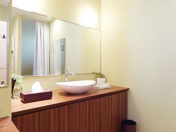 名古屋会議室 自然の薬箱千種駅前店 スタジオ の室内の写真