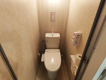 トイレ - レンタル・コワーキングスペース【ベース大曽根】 お手頃価格のレンタルサロンの室内の写真