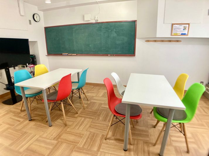 神田駅近の多目的スペース★テレワーク・会議・撮影・施術等に♪ - 【楽らく会議室 神田】