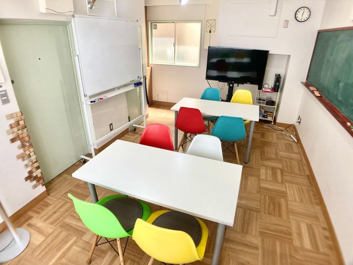 神田駅近の多目的スペース★テレワーク・会議・撮影・施術等に♪ - 【楽らく会議室 神田】