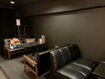 イクイノックス フリースペース・バー・スタジオの室内の写真