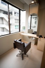 シェアサロン　個室カットブース　３リアシャンプー　美容所登録　鍵付きロッカー　フリースタッフルーム - times salon名駅　タイムズサロン名駅
