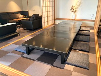 フリーアドレステーブル - IKOMAI DESK (Coworking Space) 貸し会議スペースA（ソファ席）の室内の写真
