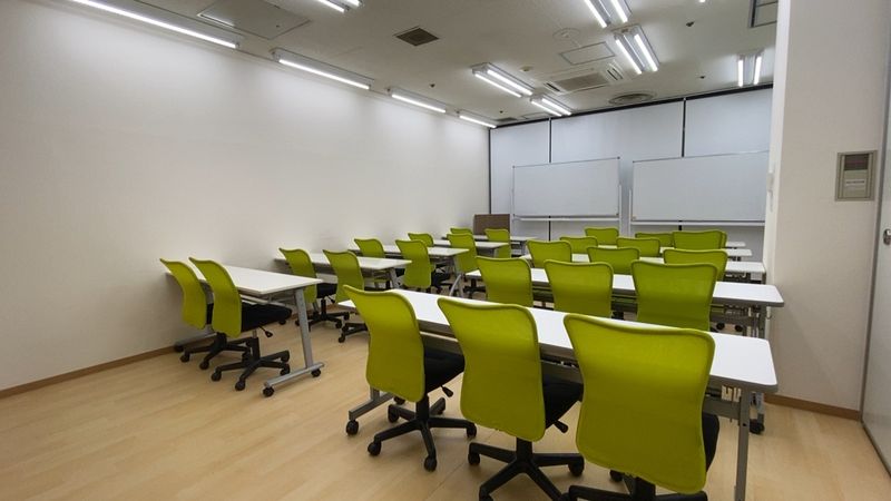 ２階６３ーE2号室 - 自習室うめだの貸し会議室　３ビル