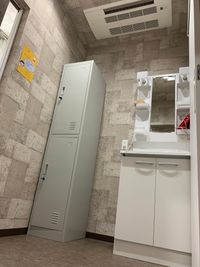 男女ロッカーあります。各ロッカー室にトイレがついています。 - BeautifulDiet 西新駅徒歩2分レンタルスタジオ・レンタルジムの室内の写真
