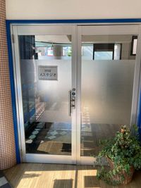 H.Wスタジオ ダンスができるレンタルスタジオAの入口の写真