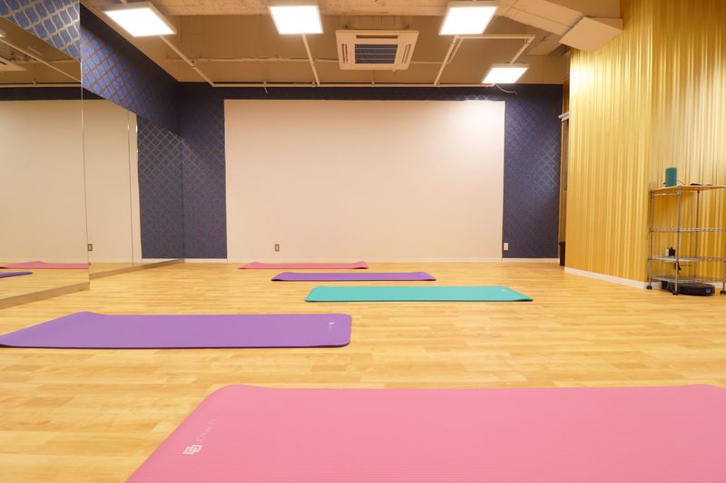 【Eスタジオ】平日午前中半額♪プロジェクター備え付け♪ - スタジオ&オフィス メビウス