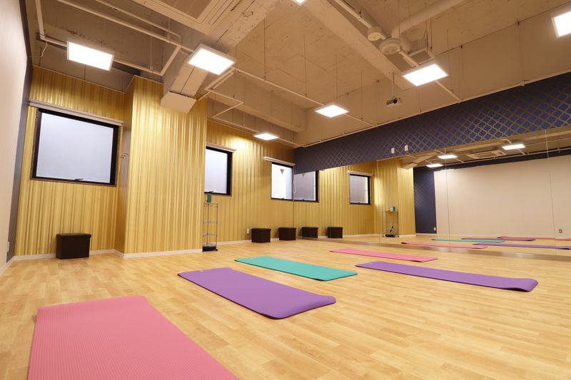 【Eスタジオ】平日午前中半額♪プロジェクター備え付け♪ - スタジオ&オフィス メビウス