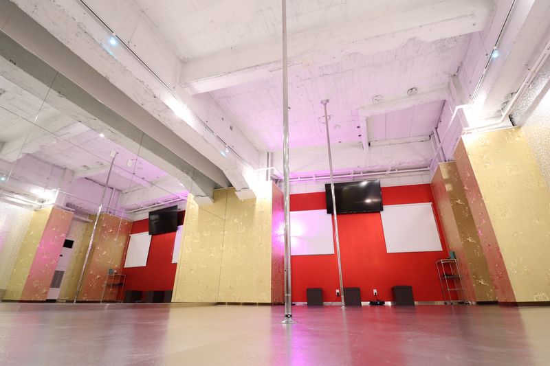 【Fスタジオ】平日午前中半額♪【ポールダンス】 - スタジオ&オフィス メビウス