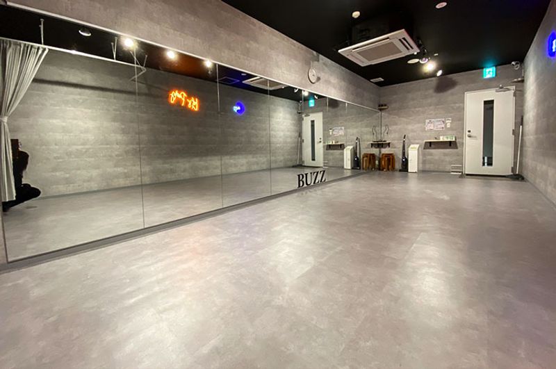 Bst - 梅田 レンタルスタジオ　STUDIO BUZZ