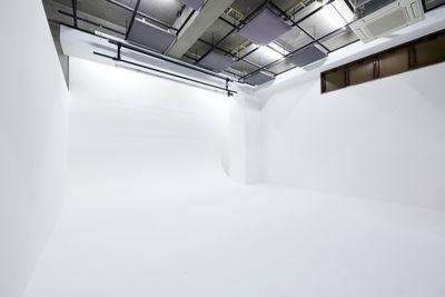 白ホリ斜め - studio shirobako 2nd 白ホリスタジオ「スチール撮影用」の室内の写真