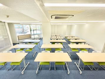 【セミナー形式で28名着席可能】 - 【閉店】TIME SHARING 名古屋 【閉店】3Bの室内の写真