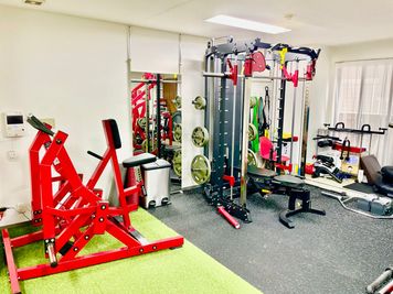 完全個室×本格マシン〜施術ベッドまで完備！ - Success Fitness