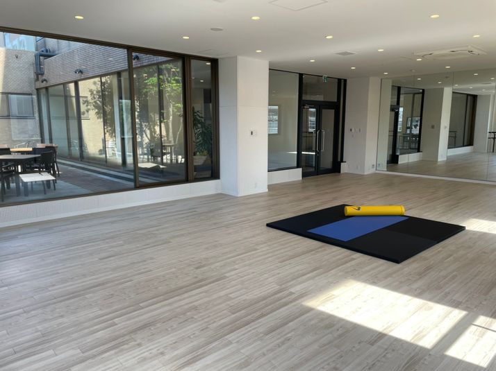 ”開放感抜群" ホテルジムレッスンスタジオ - H.B.P HOTEL