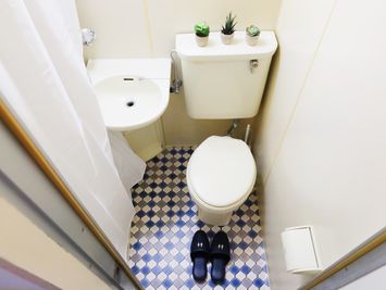 トイレ - TEAM MEETING I SHIBUYA 貸し会議室、レンタルスペース、6名利用可の室内の写真