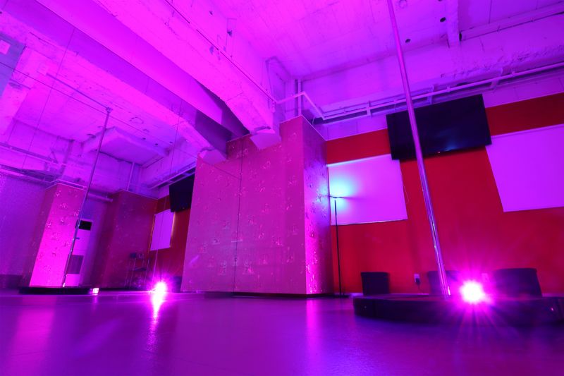 【Fスタジオ】平日午前中半額♪【ポールダンス】 - スタジオ&オフィス メビウス